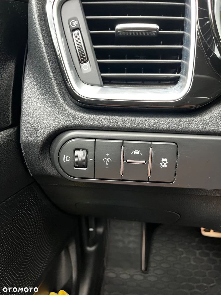 Kia Ceed 1.4 T-GDI L Business Line DCT - 13