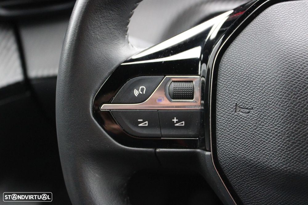 Peugeot 2008 1.2 PureTech Active Pack - 20