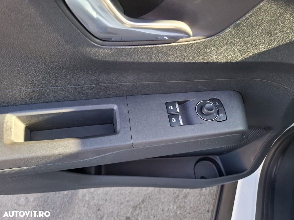 Ford Transit Courier - 18