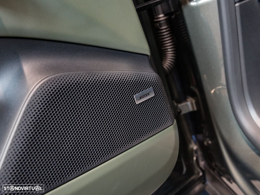 Porsche Macan Electric 4 - 25