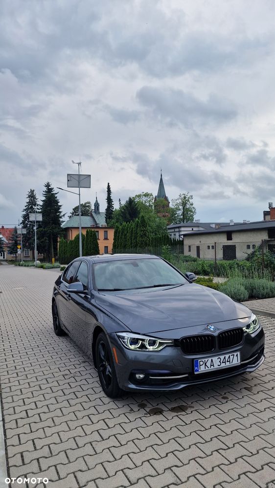 BMW Seria 3 328i - 3
