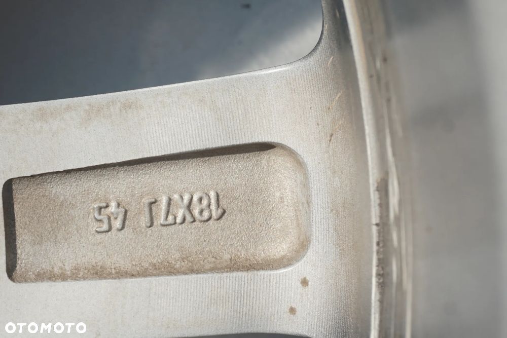 Mazda 5x114,3 18 7J et45 9965B57080 stan bdb- - 5