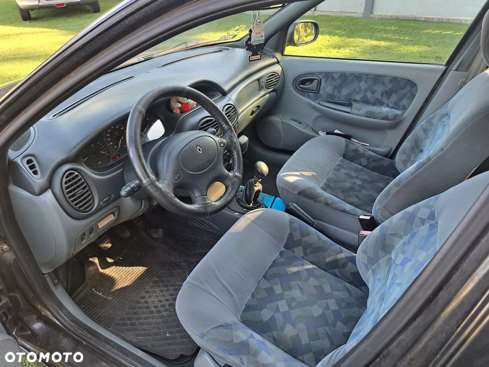 Renault Megane - 8
