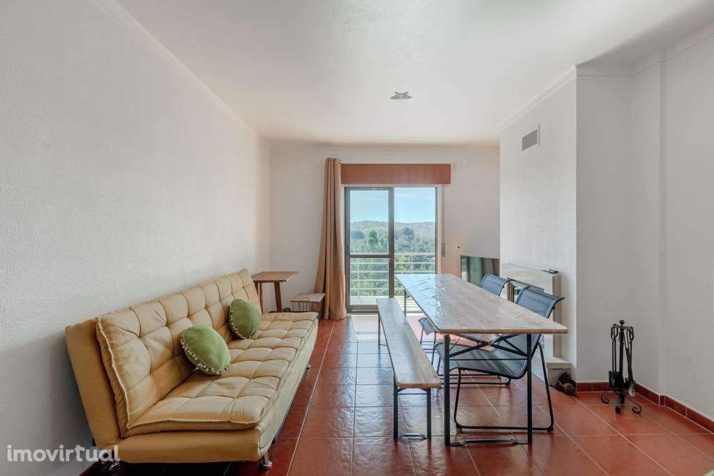 Apartamento luminoso com varanda e vista aberta – Almoinha (Sesimbra) - Grande imagem: 2/9