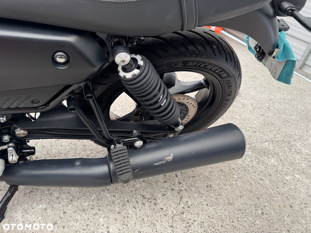 Moto Guzzi V85 - 16