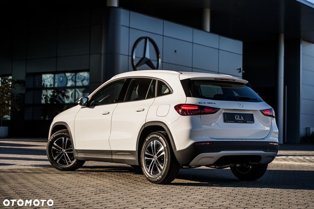 Mercedes-Benz GLA - 10