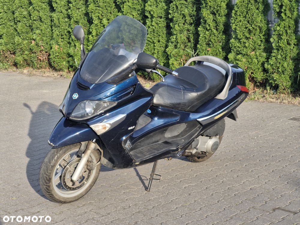 Piaggio X8 - 2