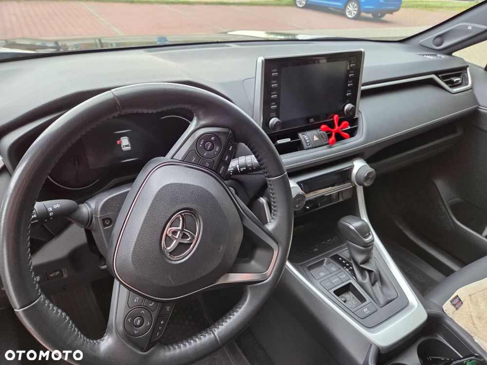 Toyota RAV4 - 8