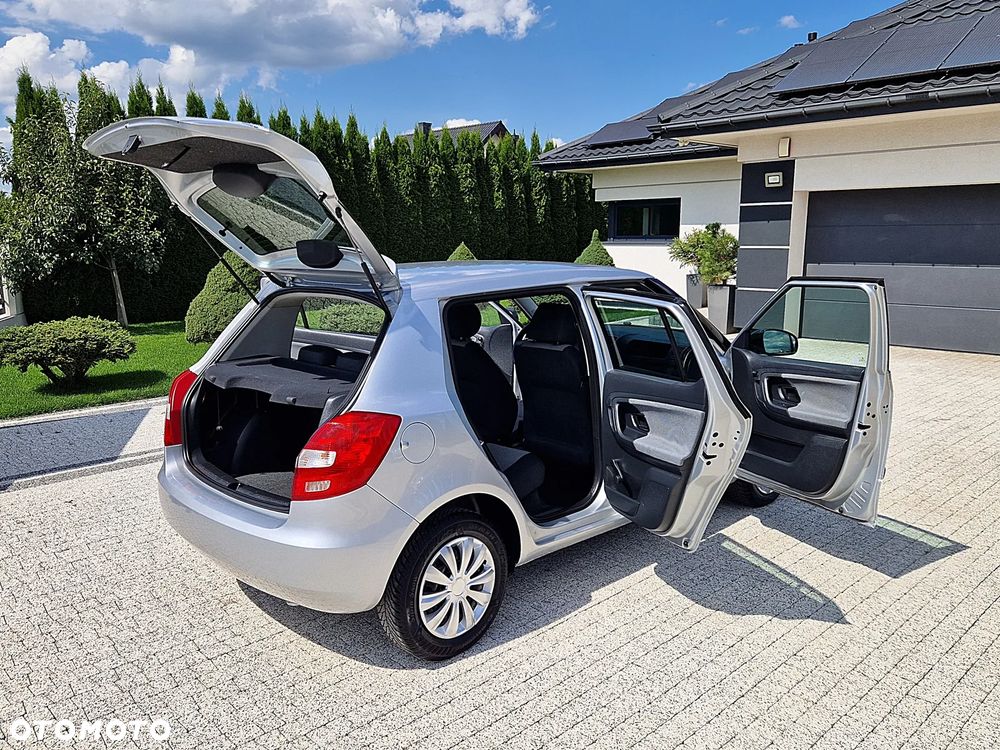 Skoda Fabia 1.2 HTP Cool Colour Edition - 12