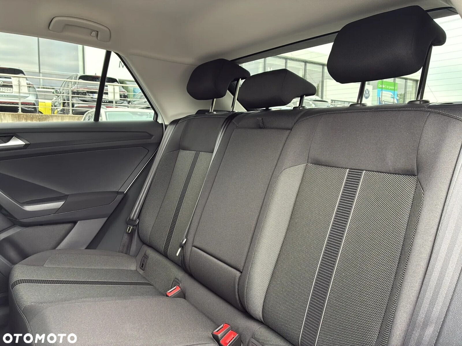 Volkswagen T-Roc - 7
