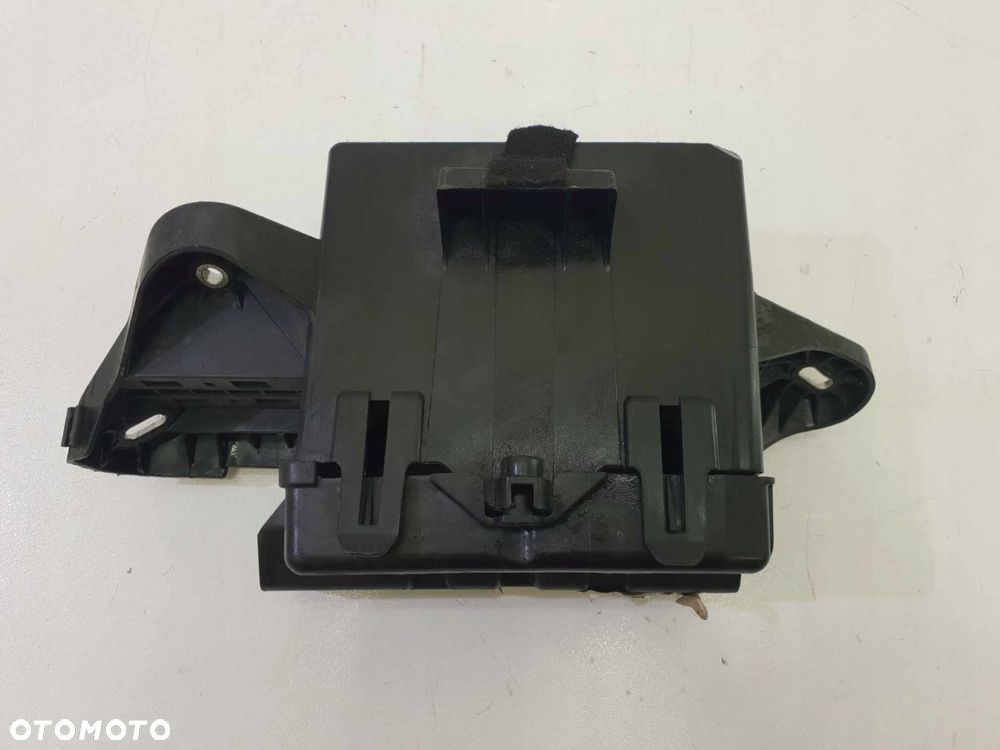 mercedes w246 obudowa akumulatora a2465450440 - 1