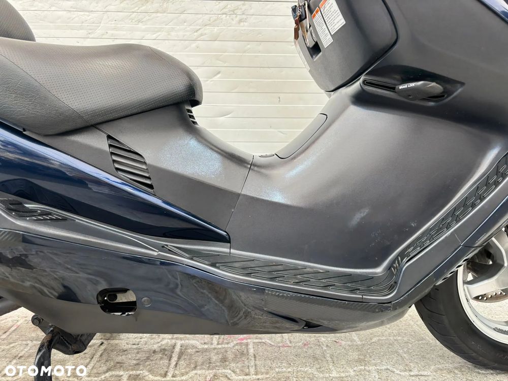 Suzuki Burgman - 26