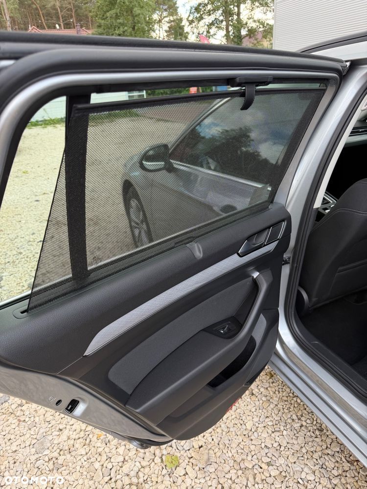 Volkswagen Passat - 21