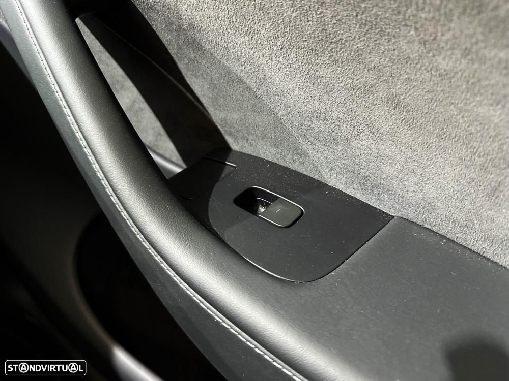 Tesla Model Y Performance Dual Motor AWD - 34
