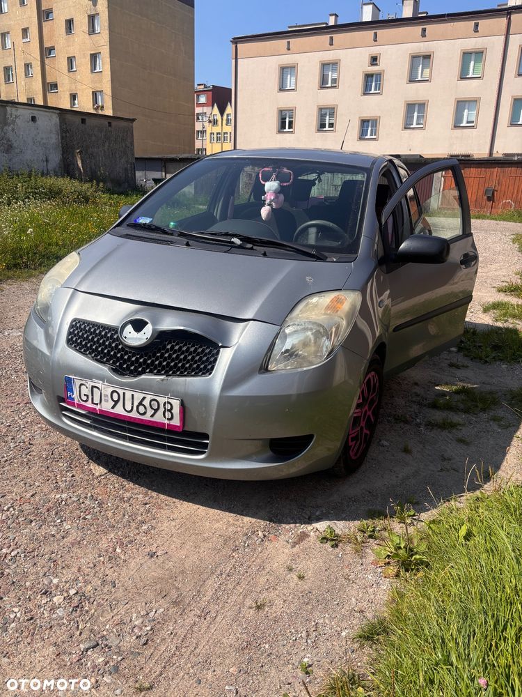 Toyota Yaris 1.3 Terra - 12