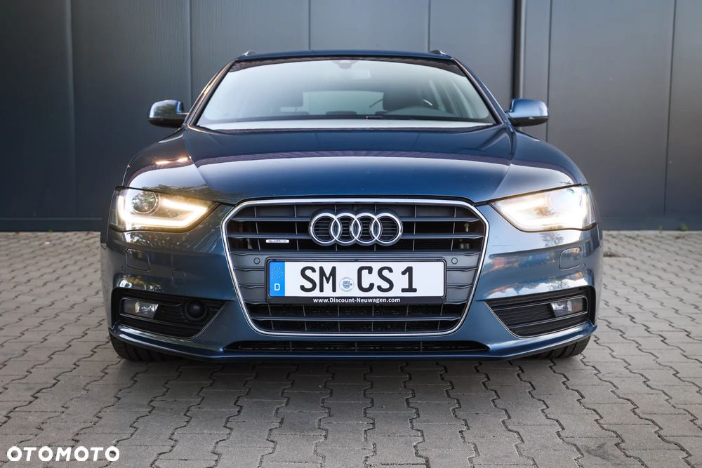 Audi A4 Avant 2.0 TDI DPF clean diesel quattro S tronic S line Sportpaket - 12