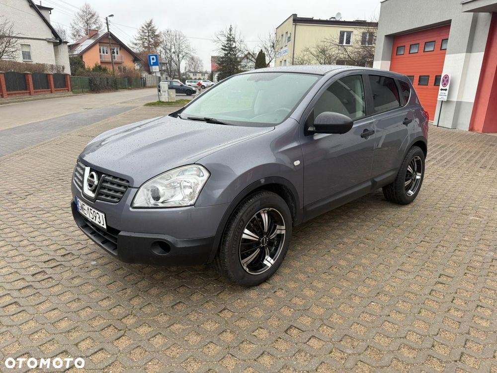 Nissan Qashqai 1.6 visia - 2