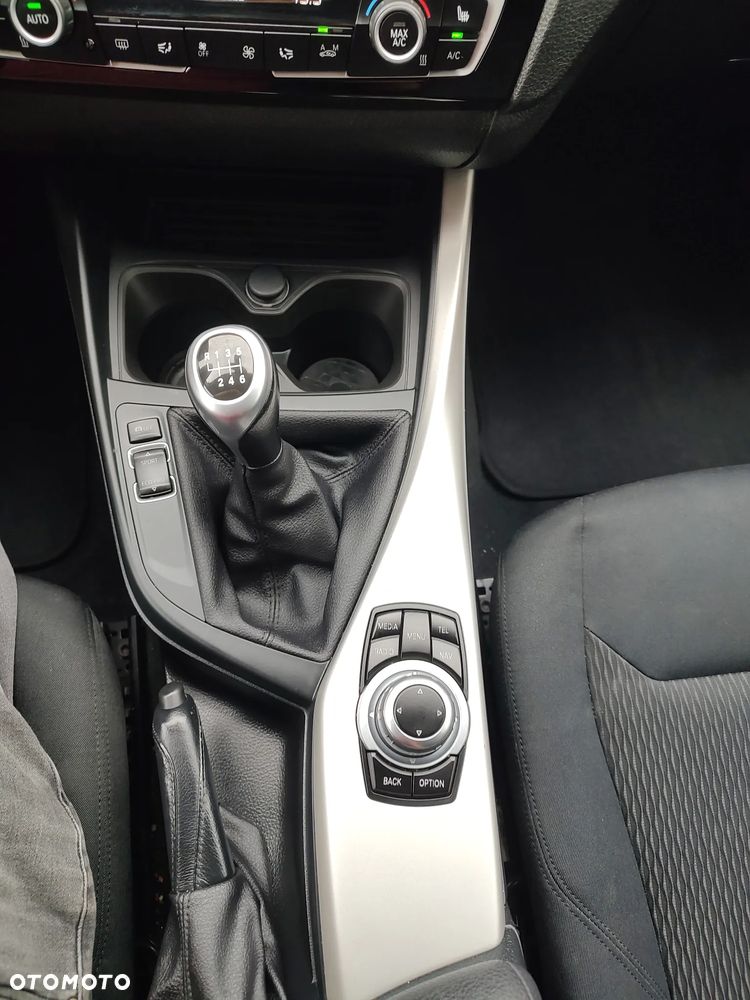 BMW Seria 1 120i Advantage - 21