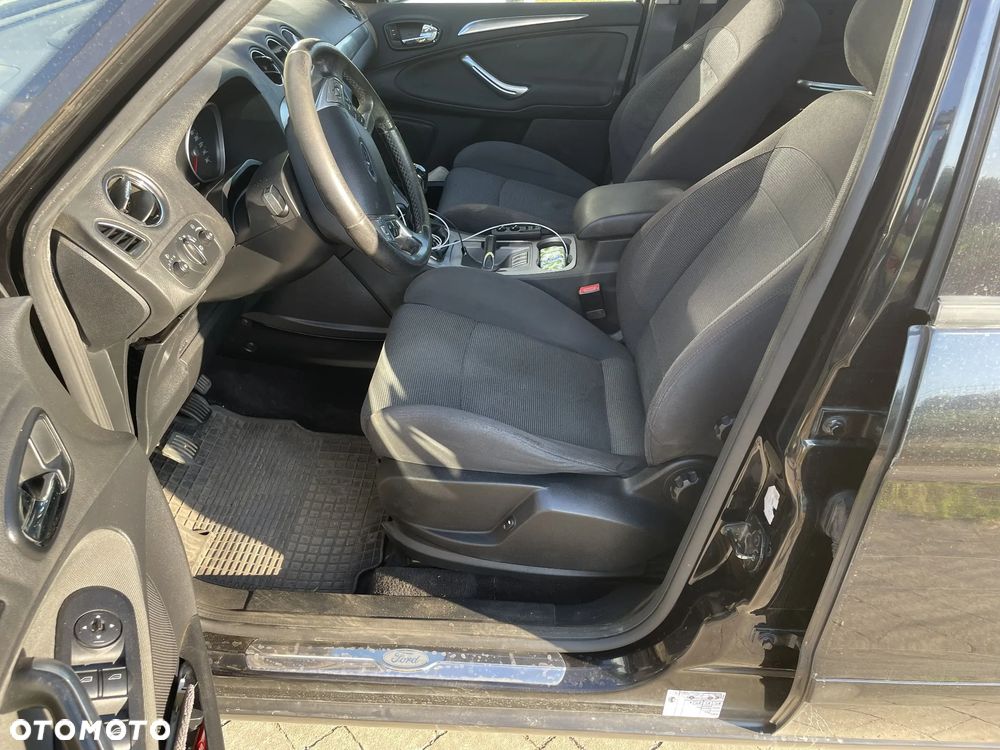 Ford S-Max 2.0 TDCi DPF Ambiente - 13