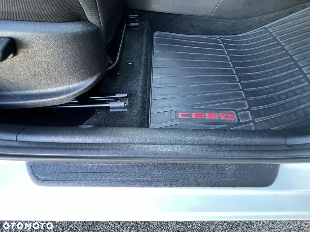 Kia Ceed 1.4 T-GDI L Business Line - 19