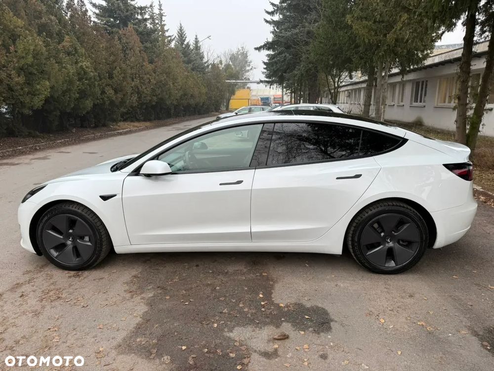 Tesla Model 3 - 7