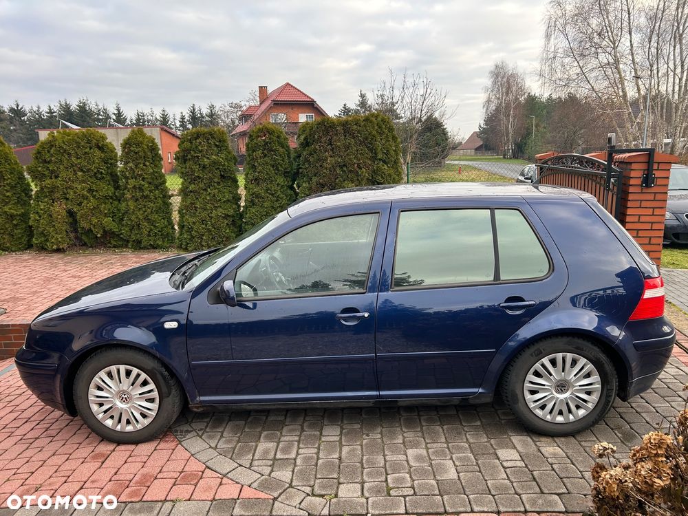 Volkswagen Golf - 2