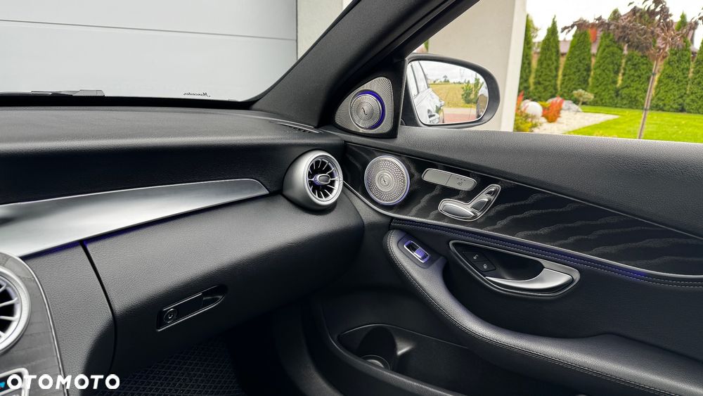 Mercedes-Benz Klasa C 300 9G-TRONIC AMG Line - 20