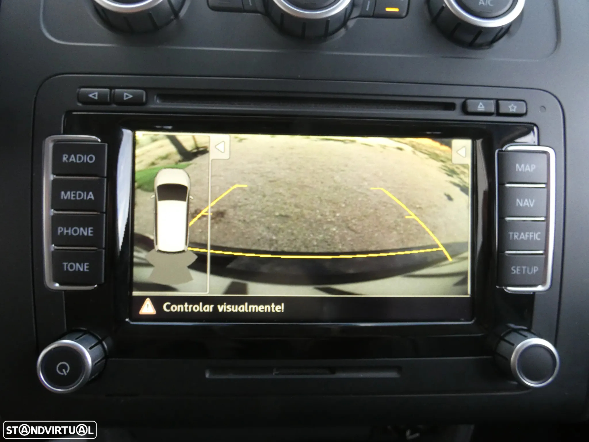 VW Touran 2.0 TDI DPF BlueMotion MATCH - 18