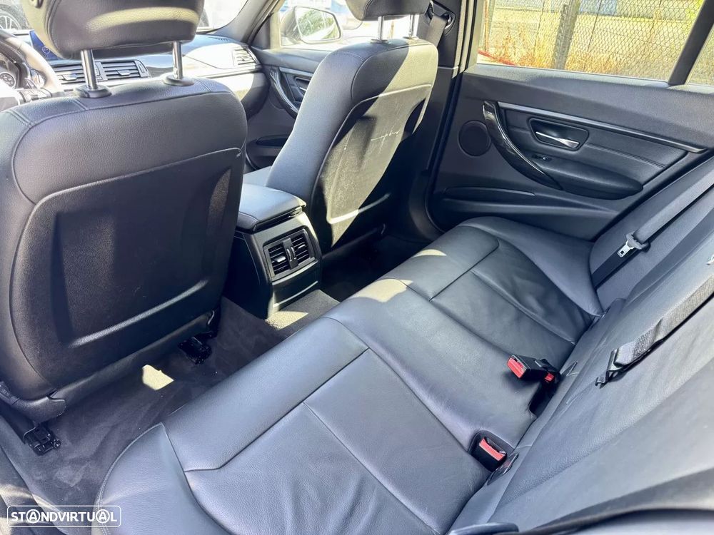 BMW 318 d Auto Line Luxury - 17