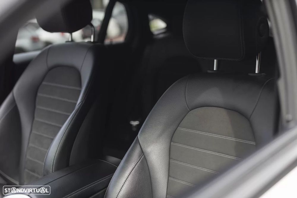 Mercedes-Benz GLC 300 de Coupe 4Matic 9G-TRONIC AMG Line - 24