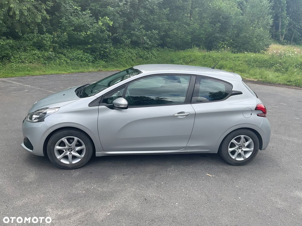 Peugeot 208 - 6