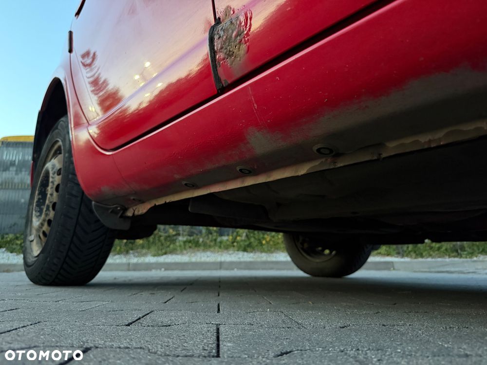 Toyota Yaris 1.0 Base - 29