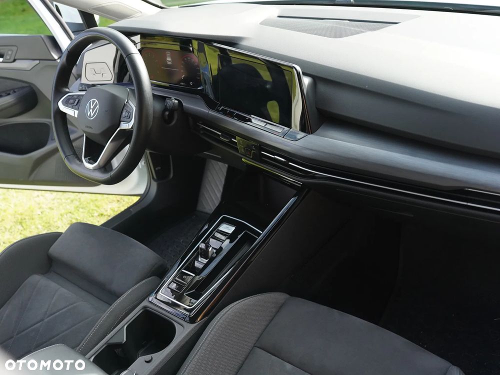 Volkswagen Golf 1.5 eTSI Style DSG - 30