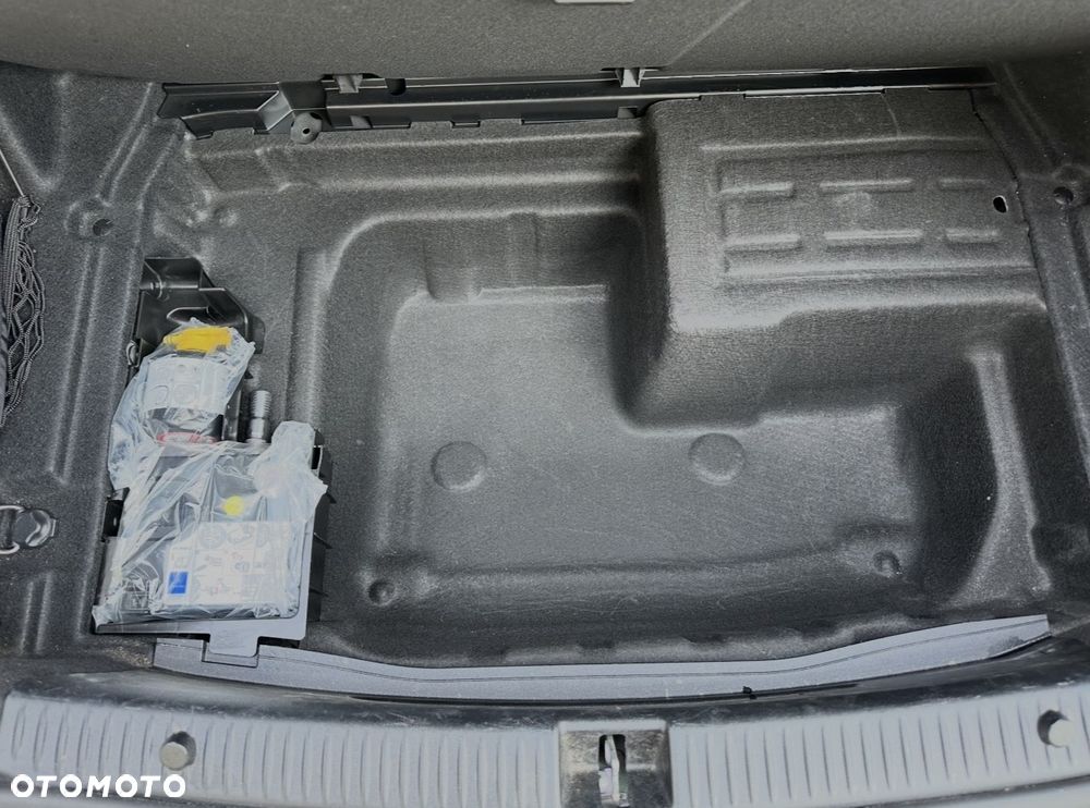 Mercedes-Benz Klasa C 180 9G-TRONIC - 22