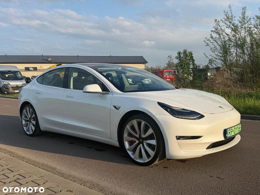 Tesla Model 3 - 5