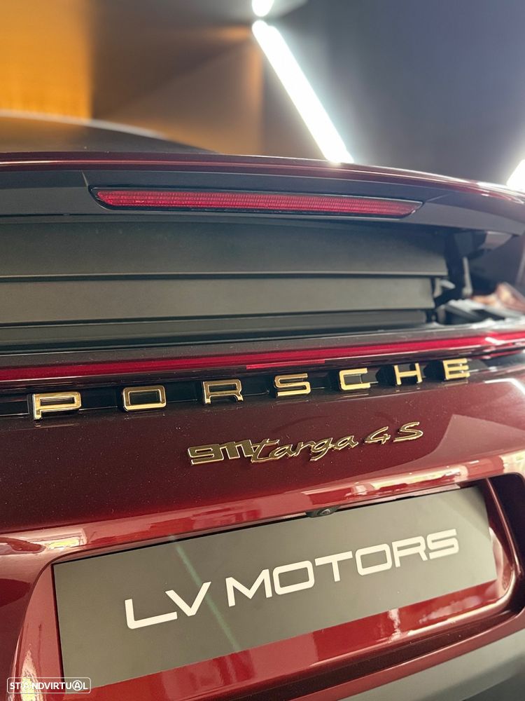 Porsche 911 (992) Targa 4S Heritage Design - 41