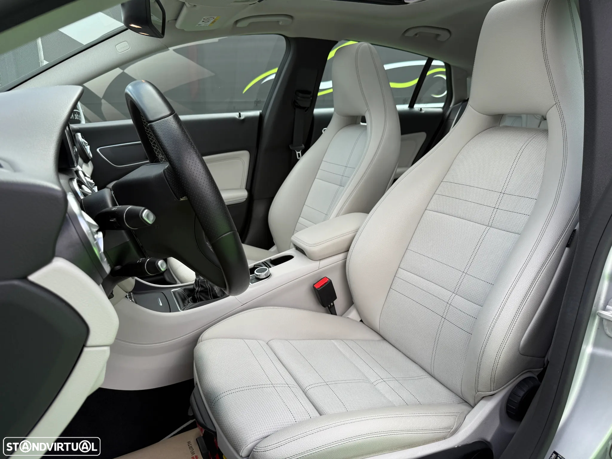 Mercedes-Benz CLA 180 Shooting Brake d Urban - 25