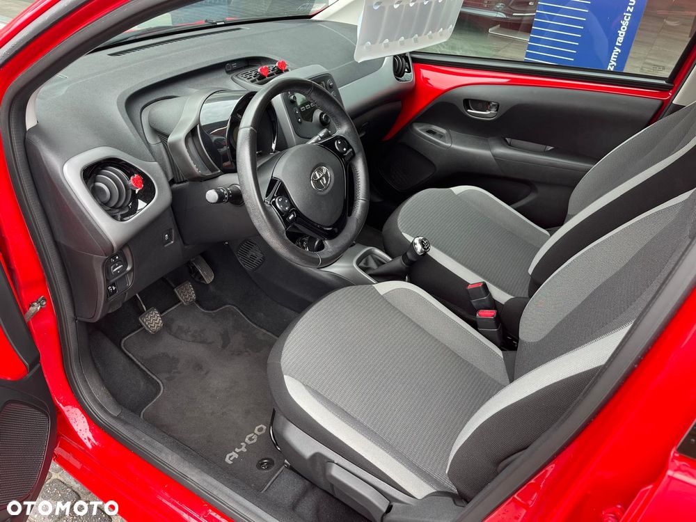 Toyota Aygo x-play - 14