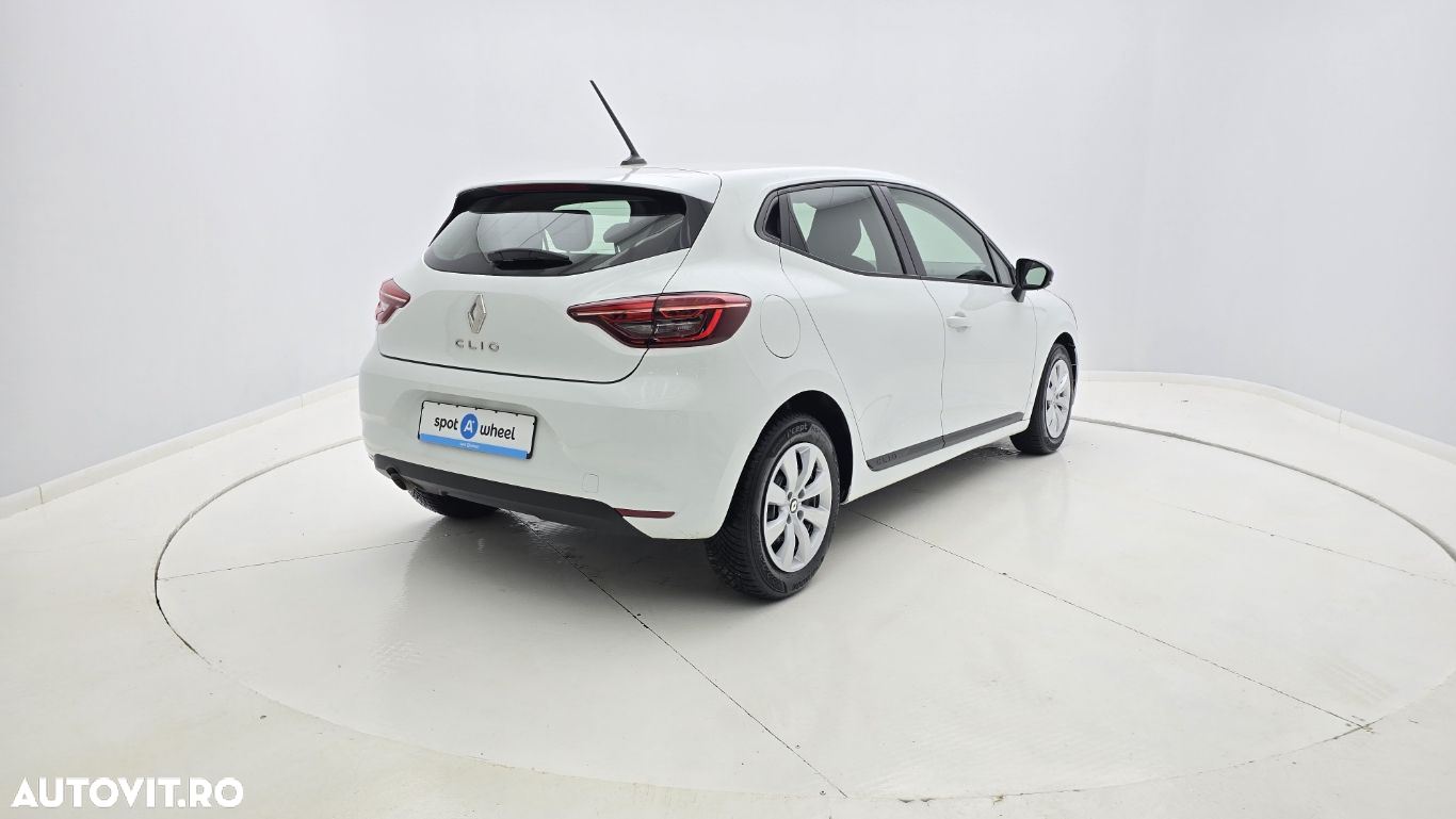 Renault Clio - 6