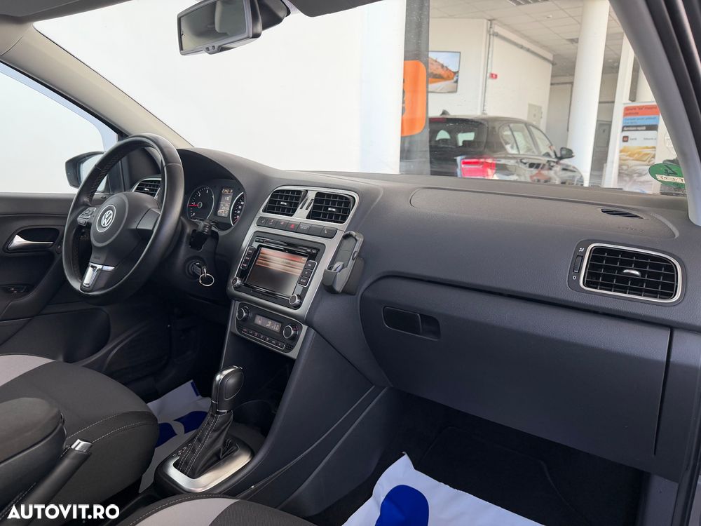 Volkswagen Polo 1.6 TDI DSG Life - 22