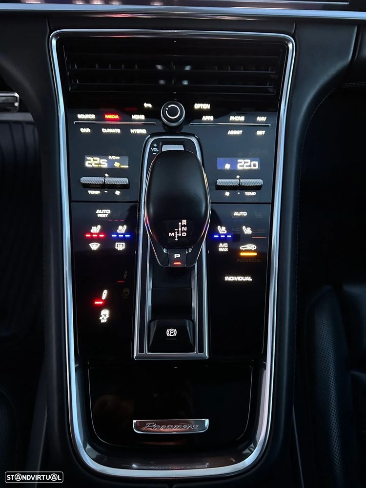 Porsche Panamera Sport Turismo 4 E-Hybrid Platinum Edition - 16