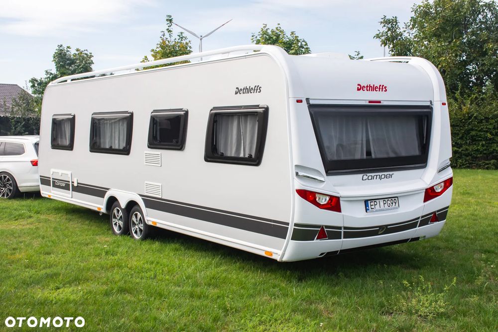 Dethleffs 730FKR Camper - 9