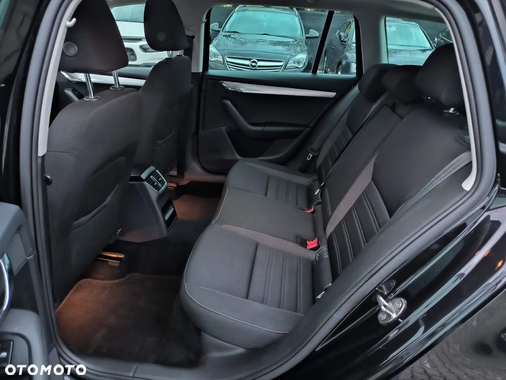 Skoda Octavia 1.6 TDI DSG Premium Edition - 25