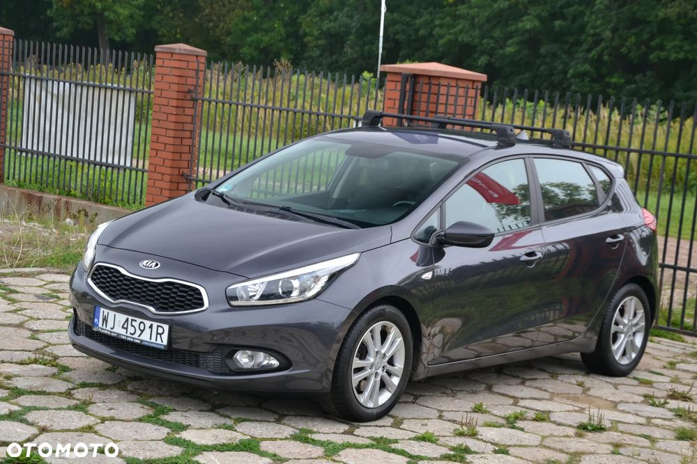 Kia Ceed 1.6 GDI Dream Team Edition - 3