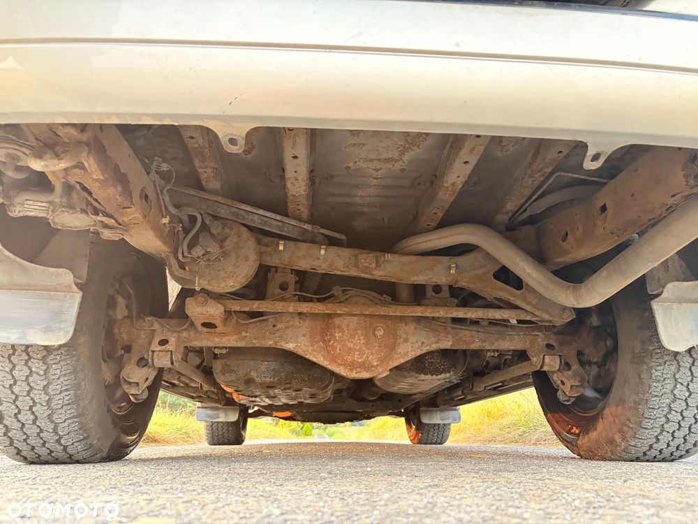 Toyota Land Cruiser - 39