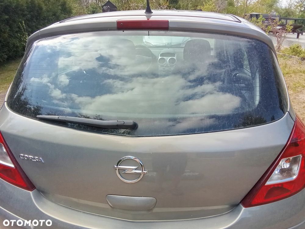Opel Corsa 1.2 16V Essentia - 4