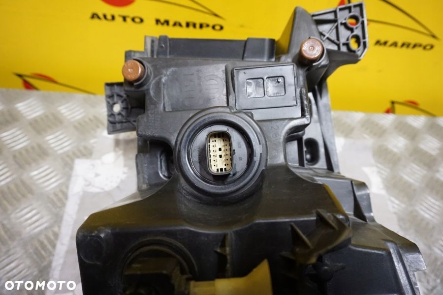 DODGE CHARGER 2022 2023 - REFLEKTOR LAMPA LED PRAWA USA - 12