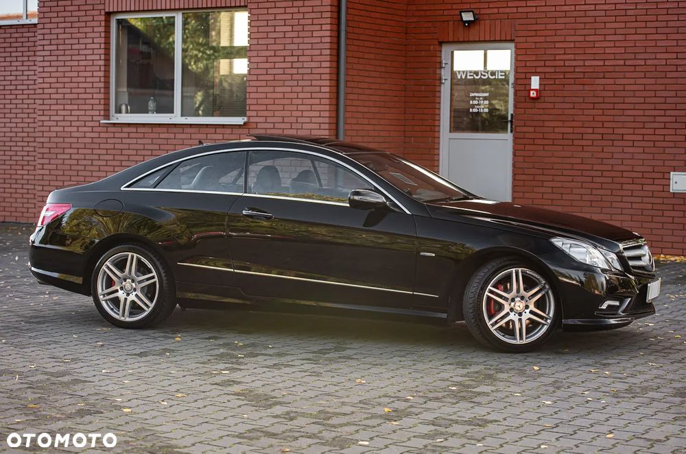 Mercedes-Benz Klasa E 350 CGI Coupe BlueEFFICIENCY 7G-TRONIC Avantgarde - 3