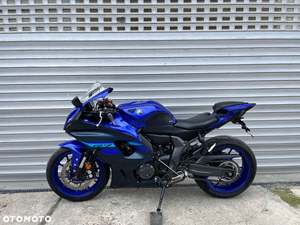 Yamaha YZF - 37