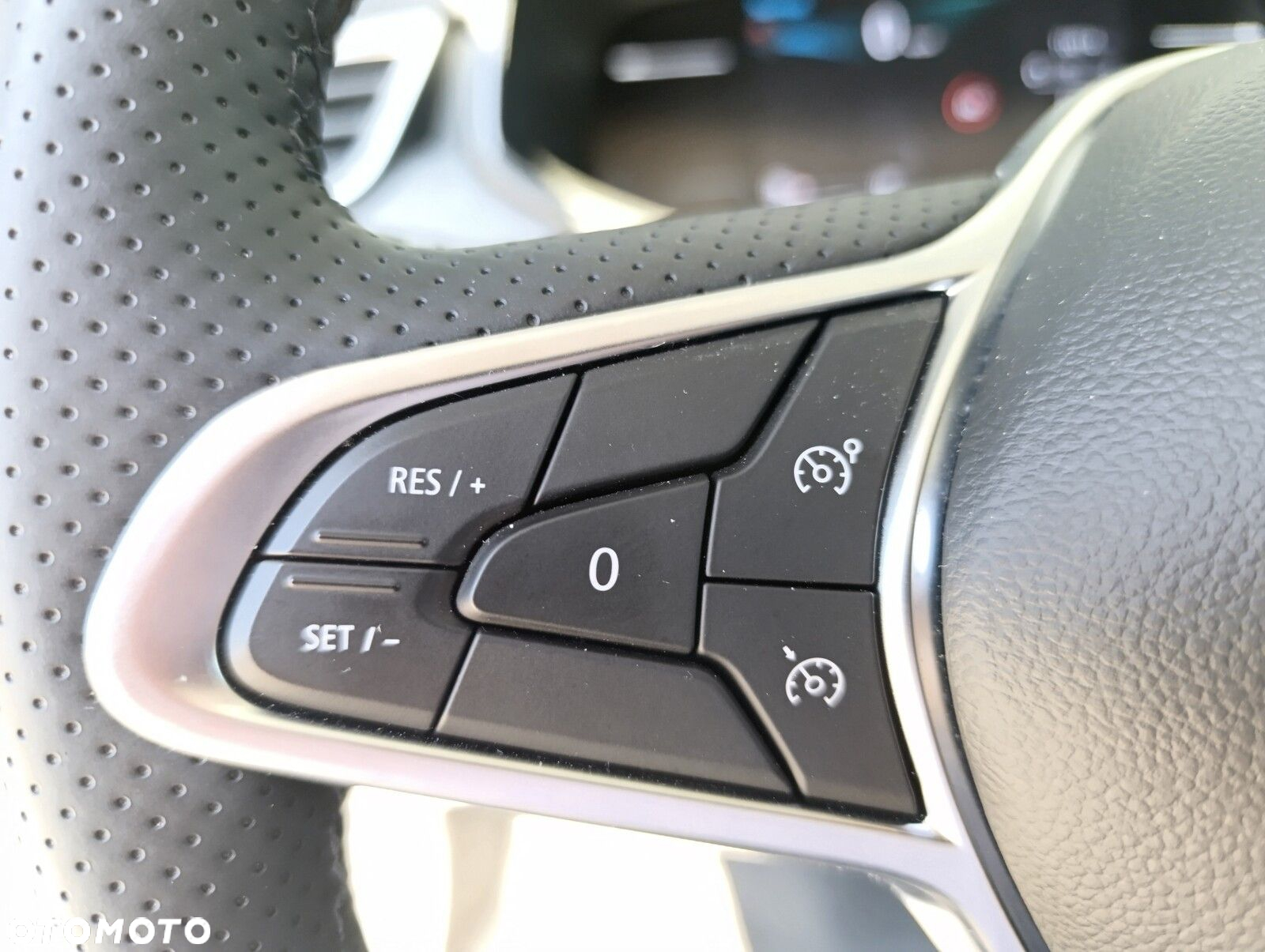 Mitsubishi Colt 1.0T Intense Style Cold Navi - 12